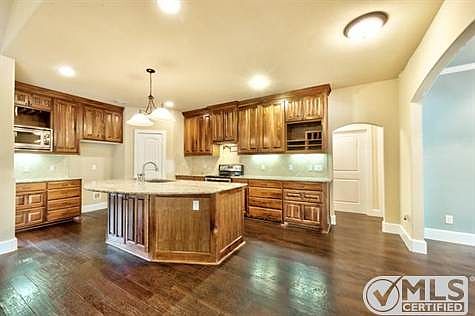 4th image of 332 Terra Verde Ln