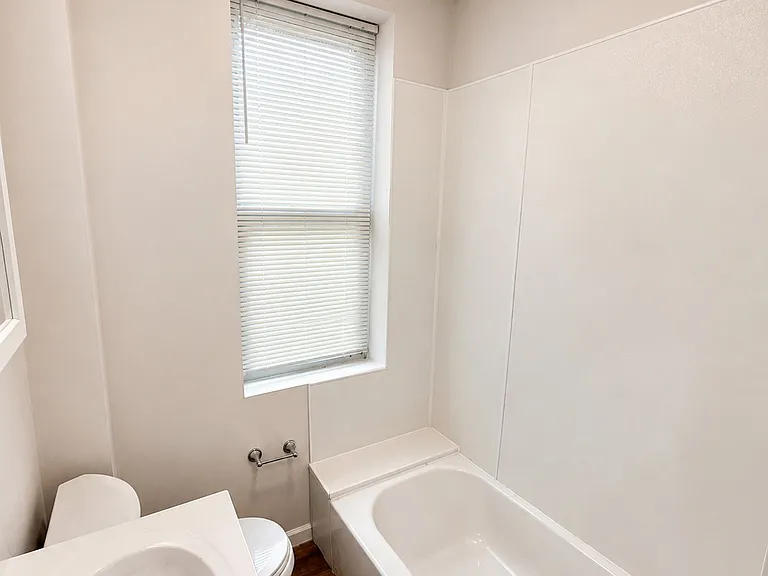 828 E Cornwall St — Photo 20