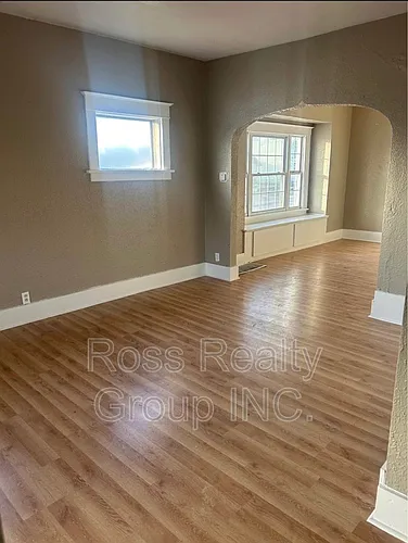 1403 Navarre Ave Photo 1