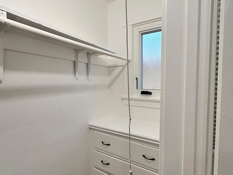242 1/2 Coronado Ave — Photo 23