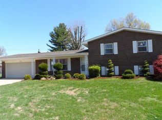 204 Chateau Dr, Fairview Heights, IL 62208