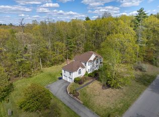 25 Squire Armour Rd, Windham, NH 03087