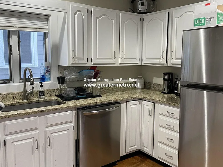 858 E Broadway #2A — Photo 2