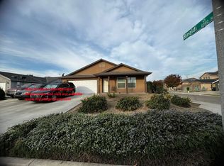 2323 N Rinaldi Ct, Visalia, CA 93291
