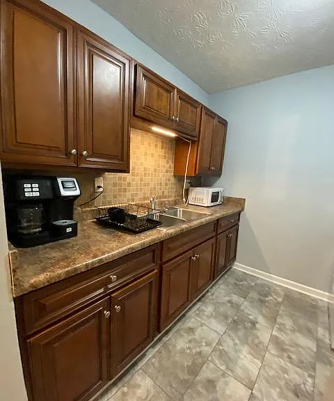220 Pearson St — Photo 12
