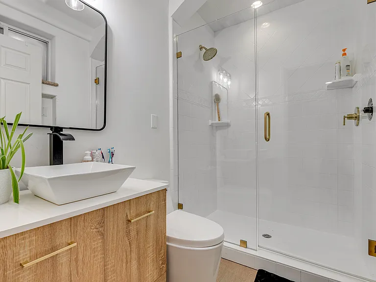 367 S Oak Ave — Photo 24