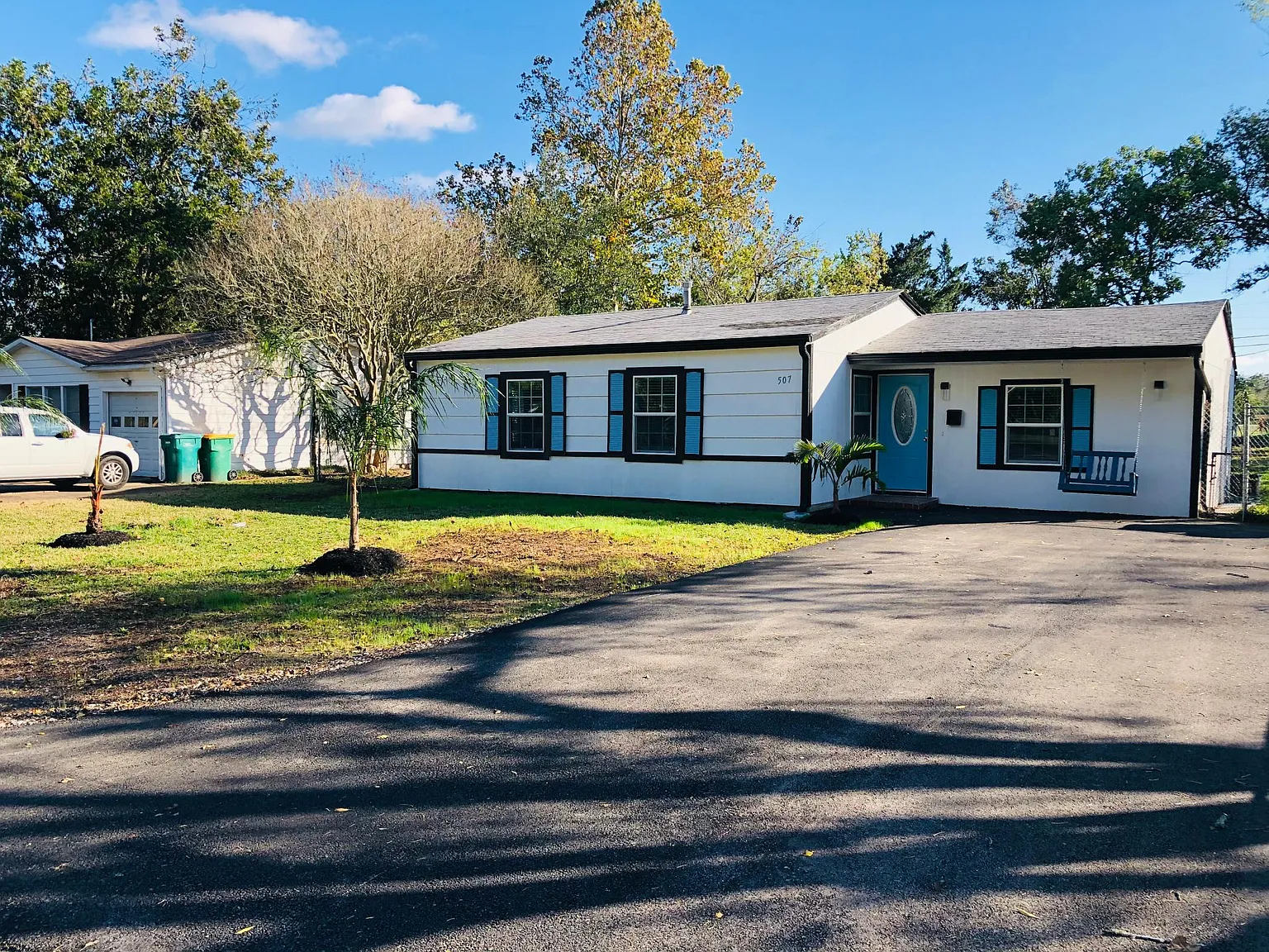 3 bed, 1200 sqft, $1,500 — Photo 1