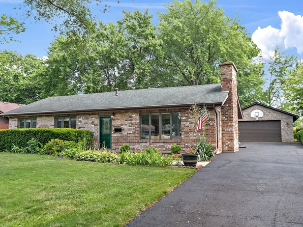 385 Illinois Blvd, Hoffman Estates, IL 60169