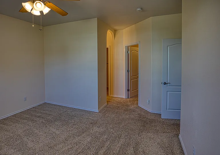 577 Willoughby St — Photo 17
