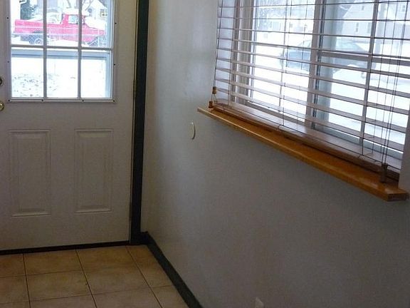 130 Starr, back entry