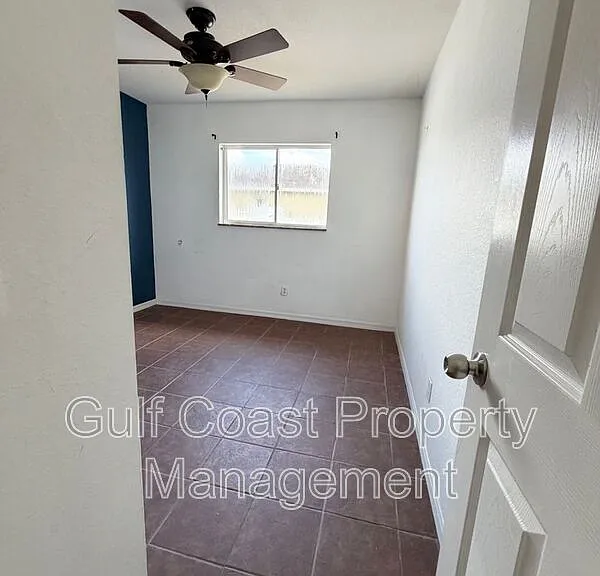 4017 NE 10th Ave — Photo 13