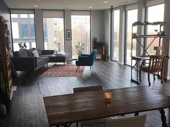 4th image of 323 E 1st Ave #220
