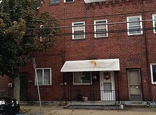 4 bed, 1.5 bath, 1946 sqft, $3,000 — Photo 1