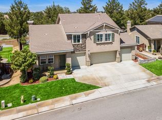1049 N Shooting Star Dr, Beaumont, CA 92223