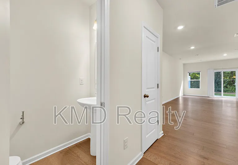 260 Abington St — Photo 8