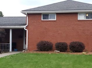 2704 Russell Dr, New Kensington, PA 15068