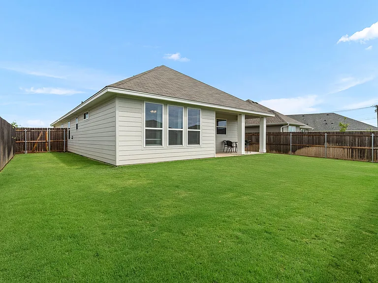 712 Ashberry Dr — Photo 33