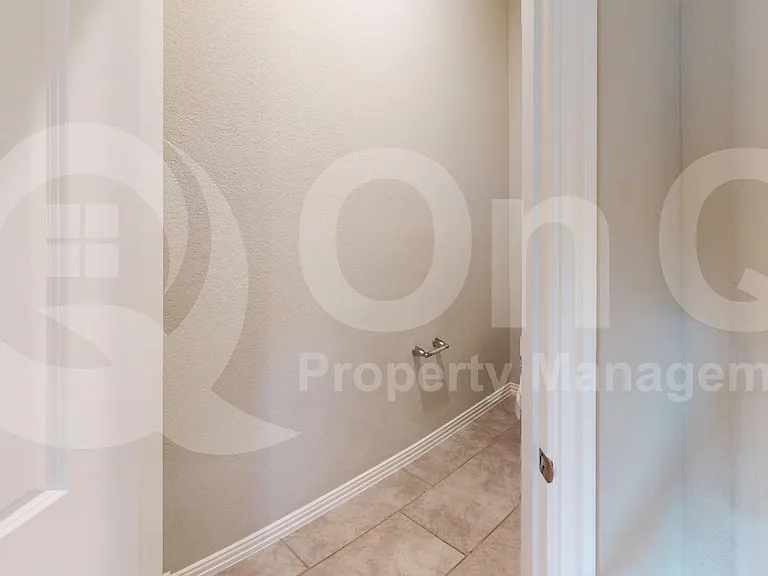 1508 Lannon Ln — Photo 10