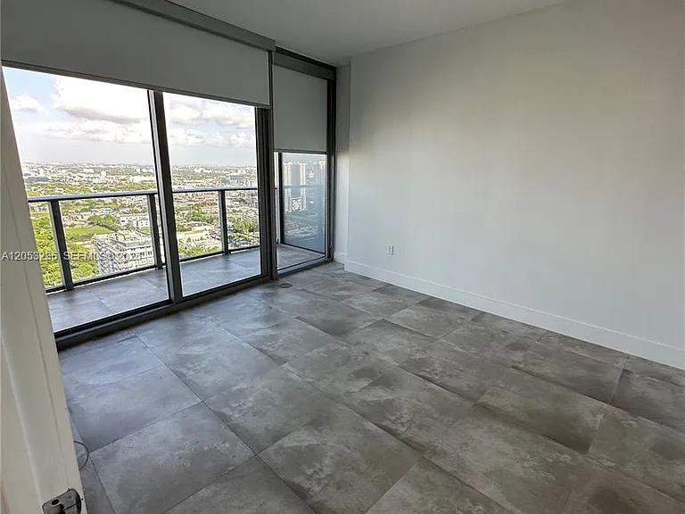488 NE 18th St #3500 — Photo 7