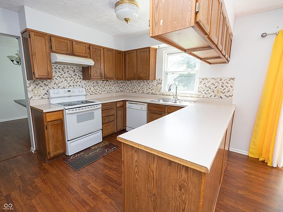2nd image of 6037 McClellan Ct