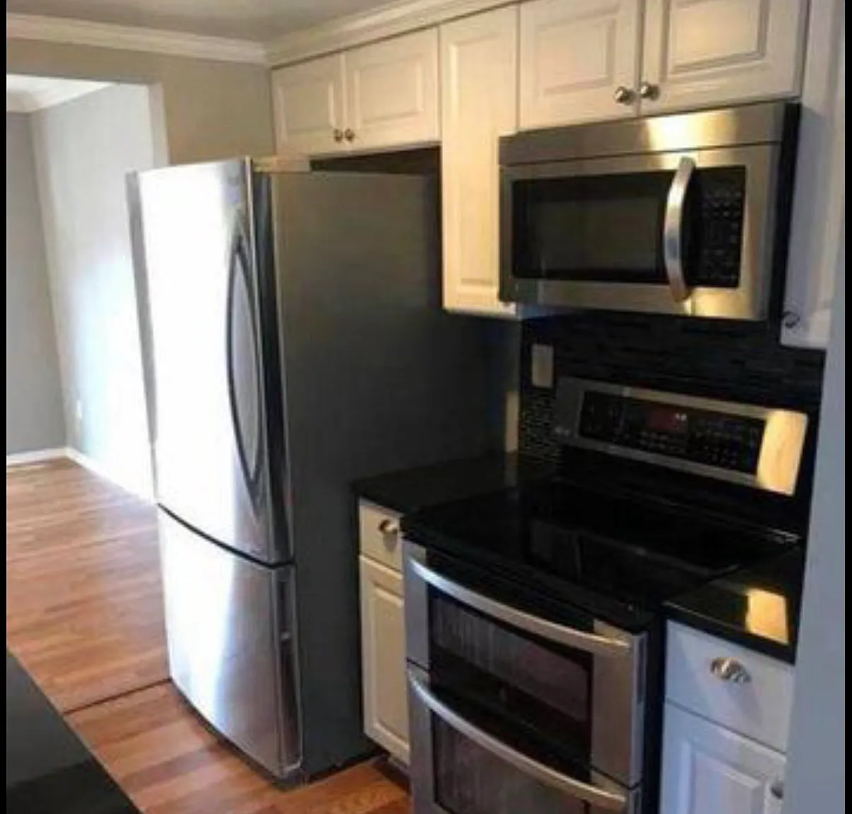 1849 Sharwood Pl — Photo 3