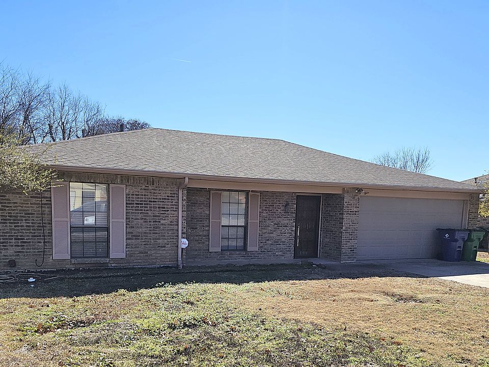 1st image of 104 Briar Ln