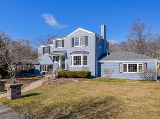 366 Windsor Ave, Glen Ellyn, IL 60137