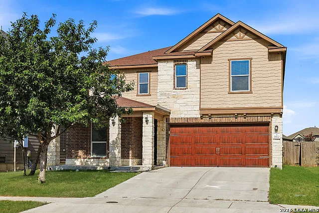 3 bed, 2.5 bath, 2402 sqft, $2,200 — Photo 1