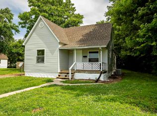 909 W Cherry St, Herrin, IL 62948