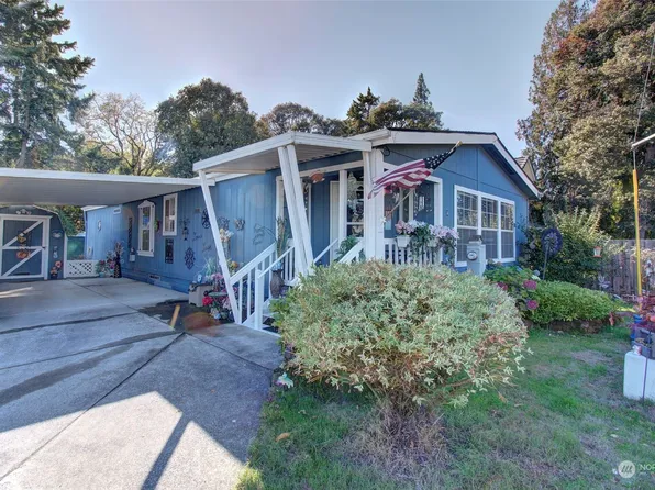 296 Island Aire Drive #36, Woodland, WA 98674