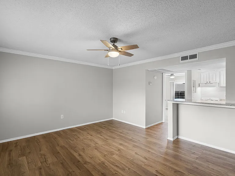 136 Blue Point Way — Photo 8