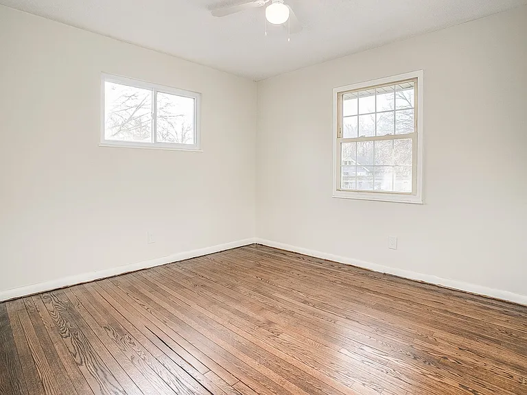3604 E 61st St — Photo 8