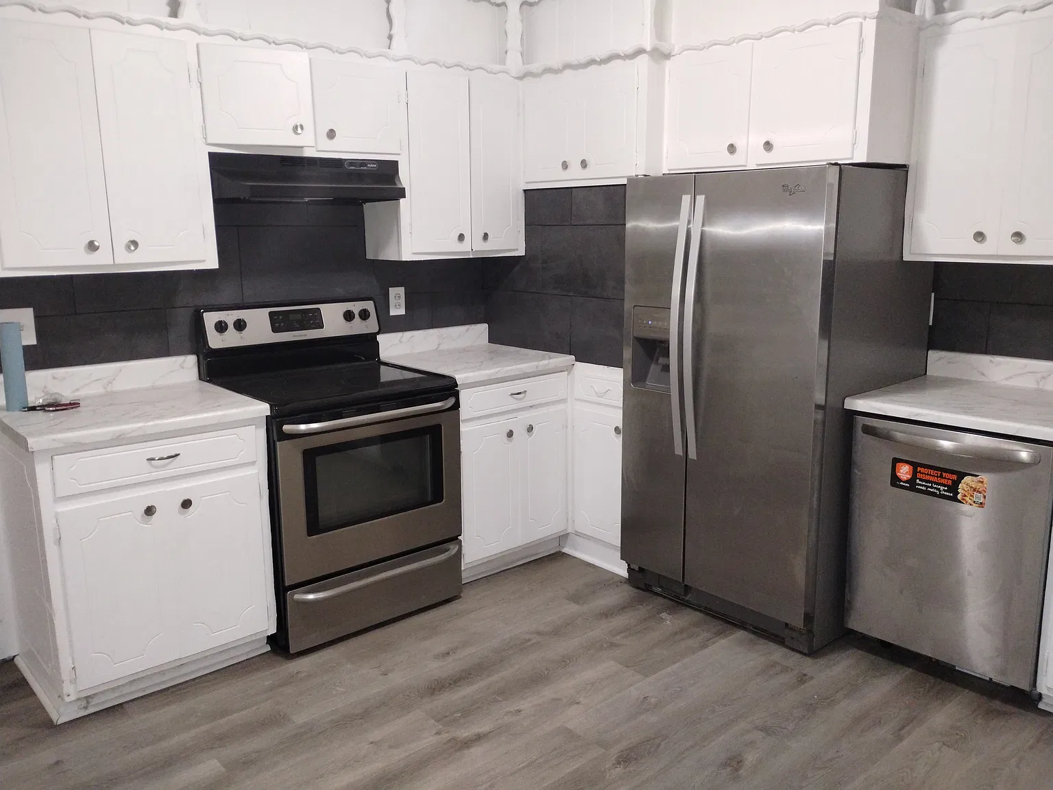 3 bed, 1165 sqft, $1,585 — Photo 3