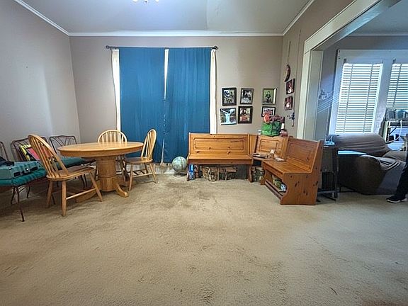 3rd image of 706 Virginia St