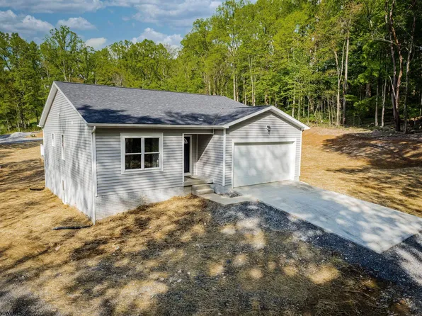 2209 Stewartstown Rd, Morgantown, WV 26508