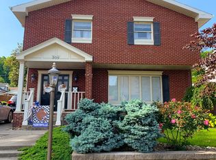 309 4th St, Paintsville, KY 41240