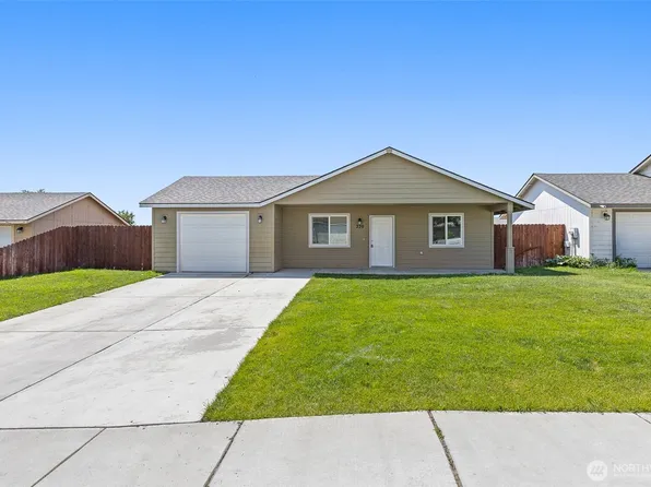 220 N Charles Avenue, Pasco, WA 99301