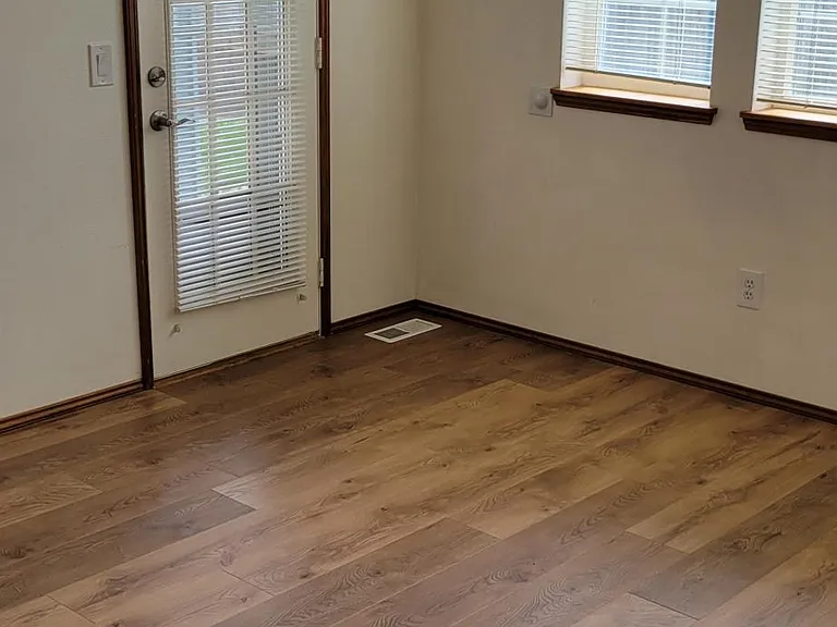 941 E Alder St — Photo 10