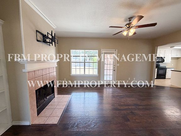 4th image of 2702 Boyd St