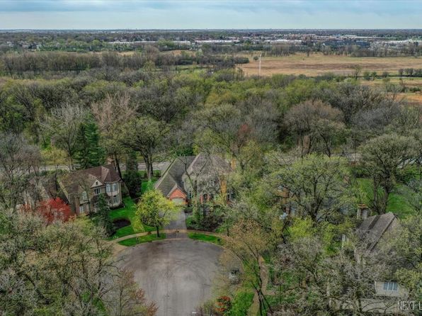 328 Royce Woods Ct, Naperville, IL 60565