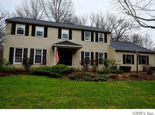 3451 Stanford Dr, Baldwinsville, NY 13027