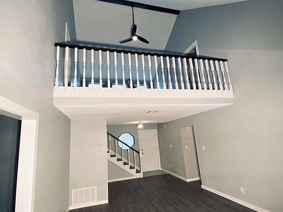 5th image of 700 W 17th St S