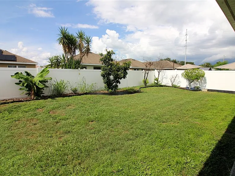 811 Krenson Woods Ln — Photo 34