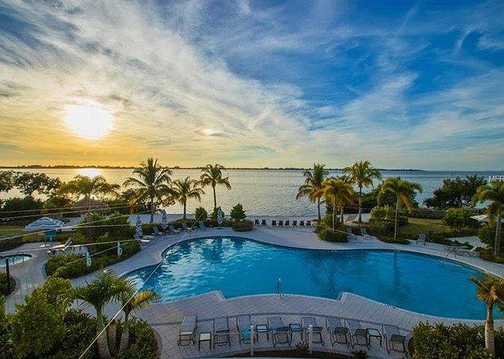 Harbour Isle Club Pool