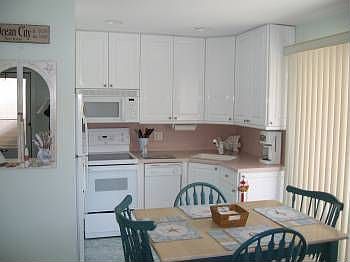 4th image of 2151 Asbury Ave APT 9