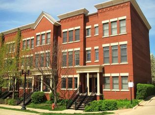 240 Lake St, Elgin, IL 60120