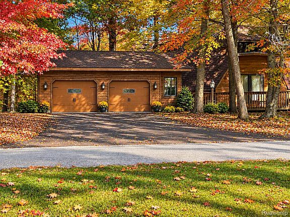 2nd image of 9458 Elmwood Ct