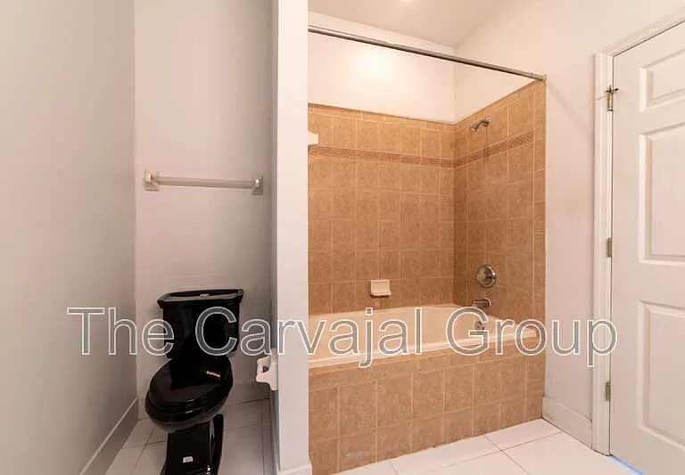 10224 Vickers Ridge Dr — Photo 11