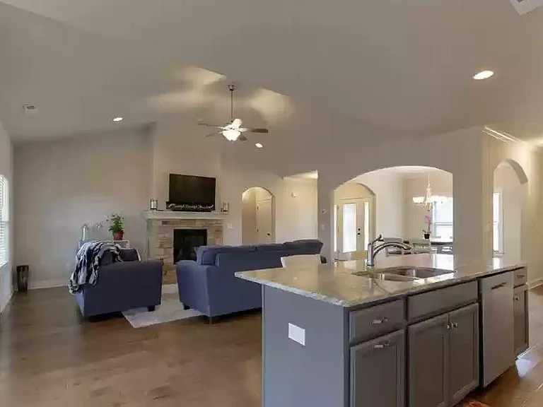 166 Staffordshire Dr — Photo 4