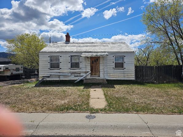 172 Grassy Trl, East Carbon, UT 84520